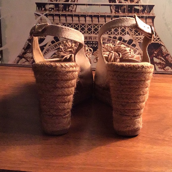 Locale Beige Coloured Suede Platform Sandals - Picture 3 of 8